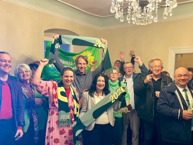 Grüne gewinnen mit Cem Özdemir knapp die Wahl 2Ö26